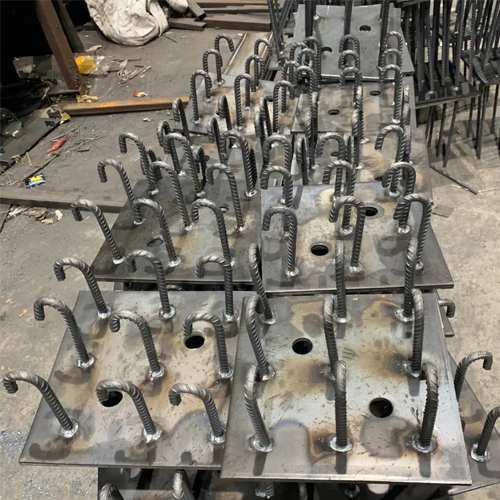 图纸中如何确定聊城预埋件的位置？